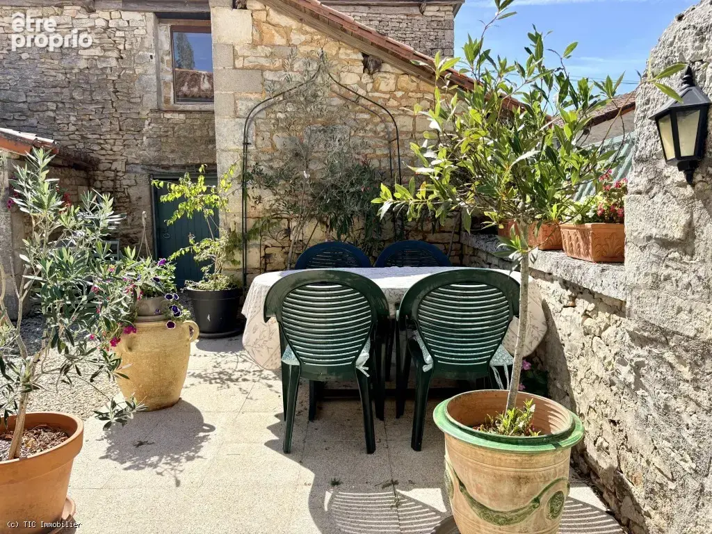 Maison de Village en Pierre Renovée avec 3 Chambres - photo 31