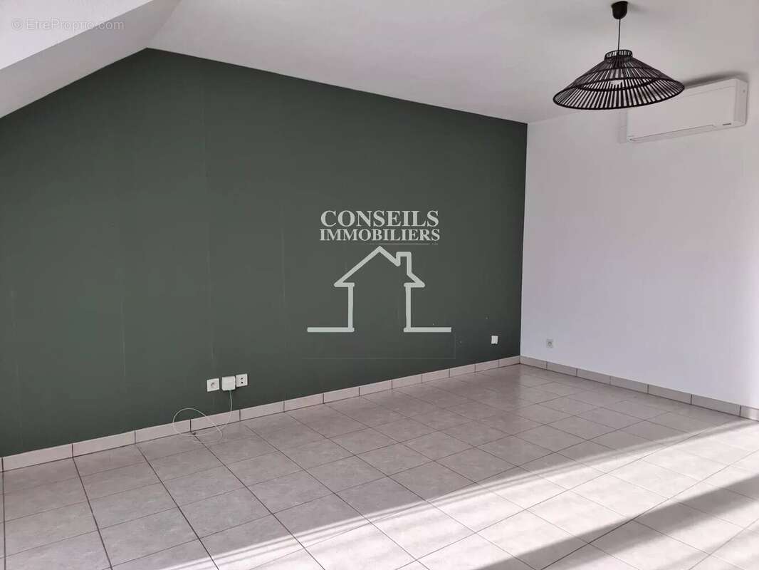 Appartement à VILLENEUVE-SUR-YONNE