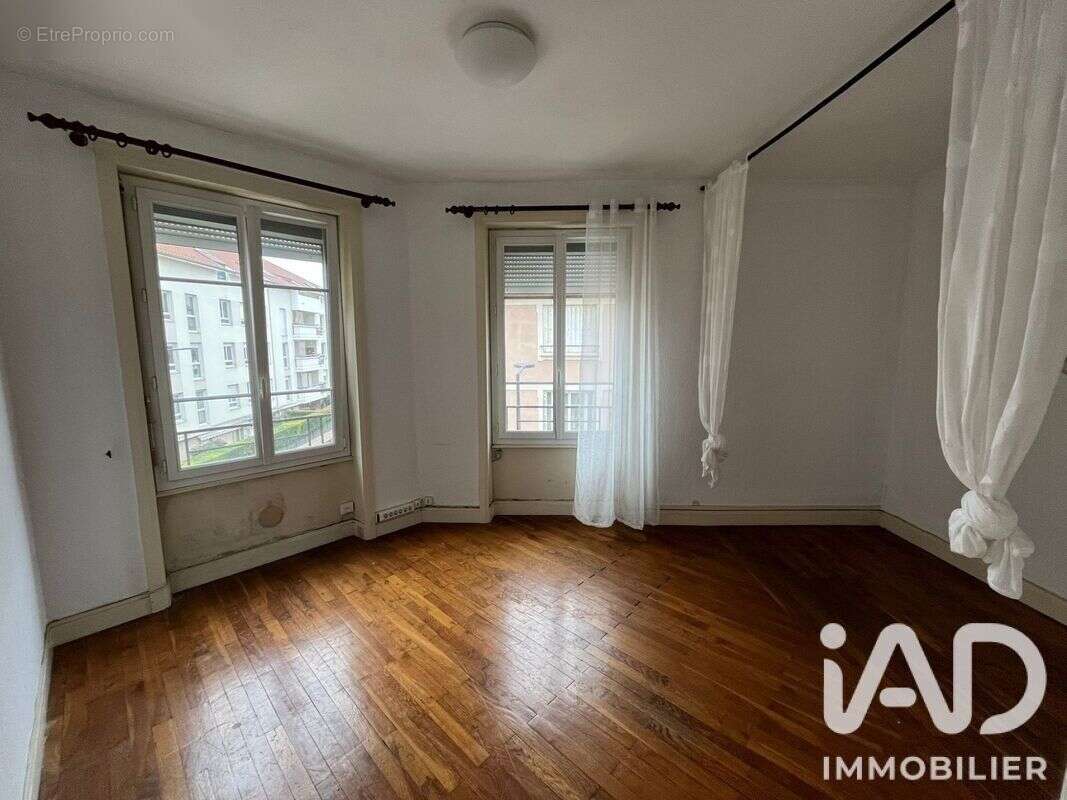 Photo 3 - Appartement à VILLEURBANNE