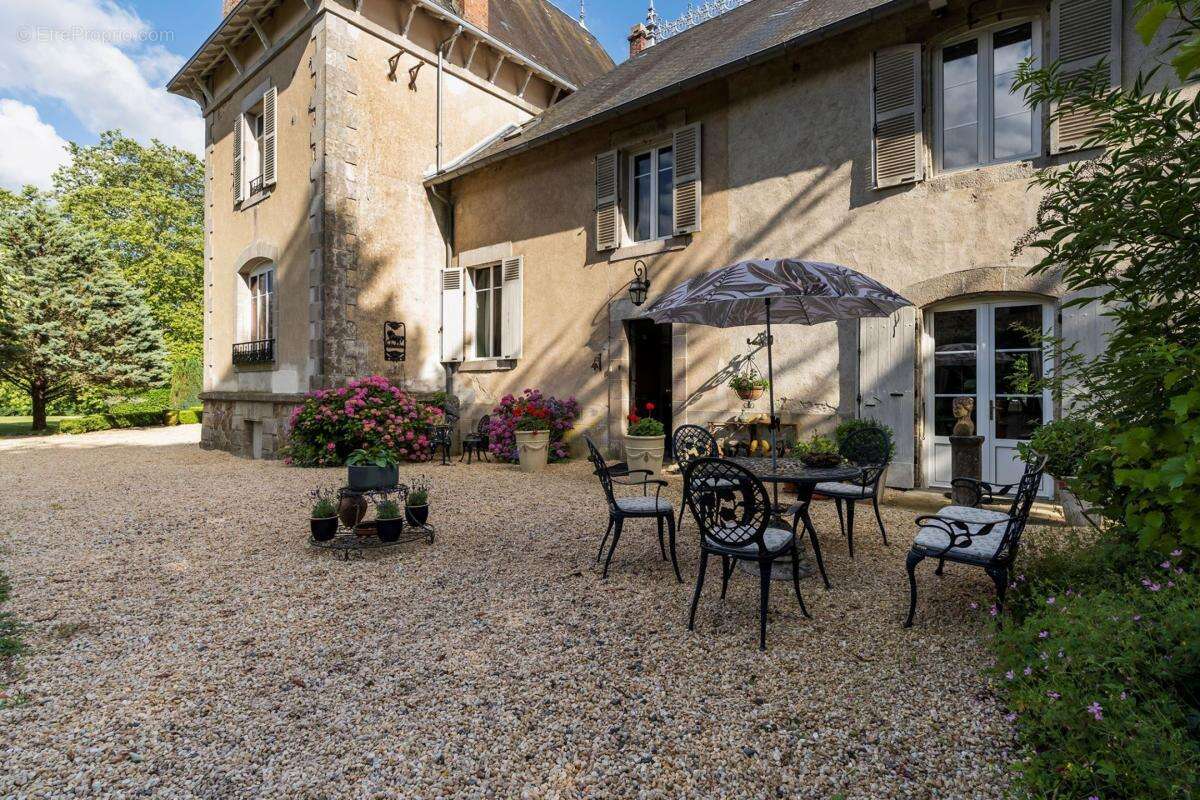 Maison à BUSSIERE-GALANT