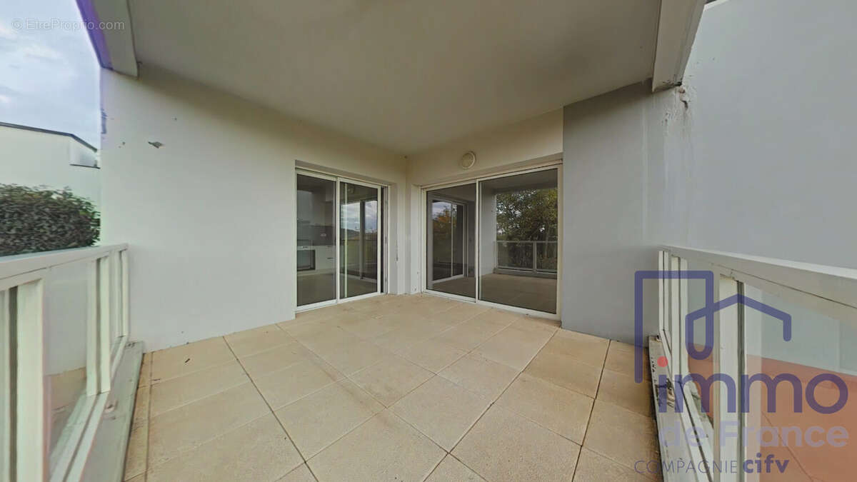 Appartement à SAINT-GENEST-LERPT