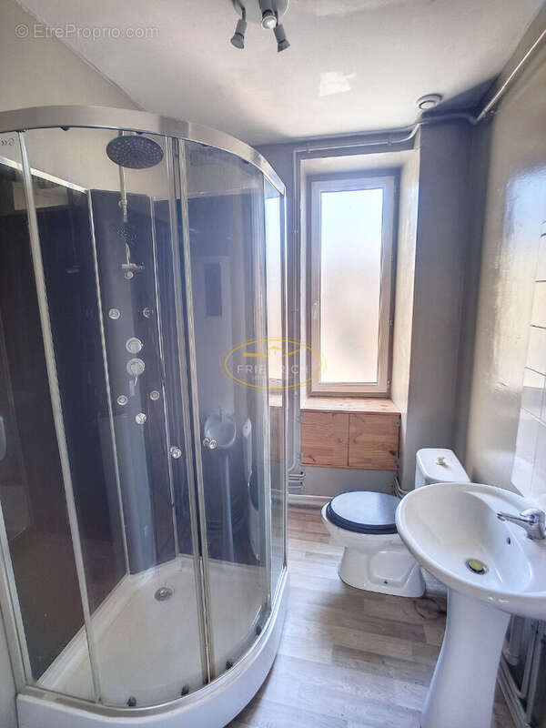 Appartement type f3 au coeur du centre - photo 5