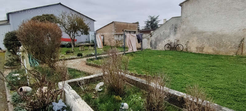 Maison à vendre 10 pièces SAINT GENEROUX (79) - photo 9