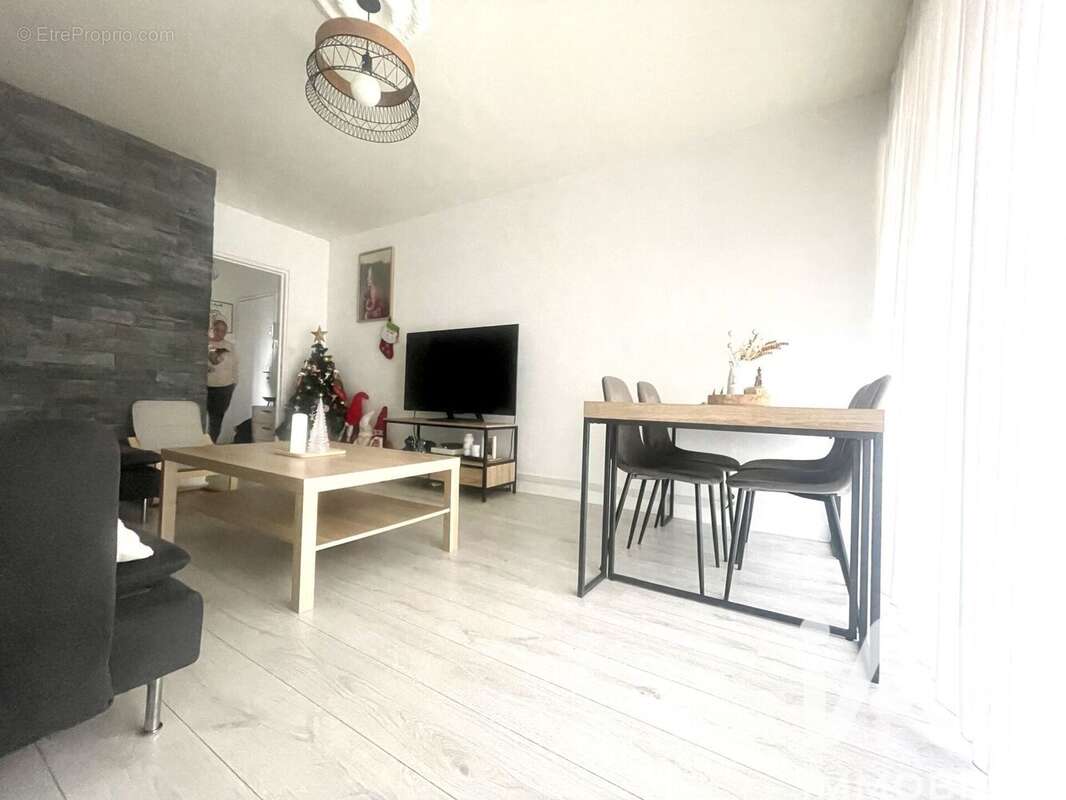 Photo 2 - Appartement à EPINAY-SOUS-SENART