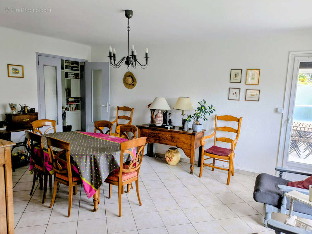 Appartement à SIX-FOURS-LES-PLAGES