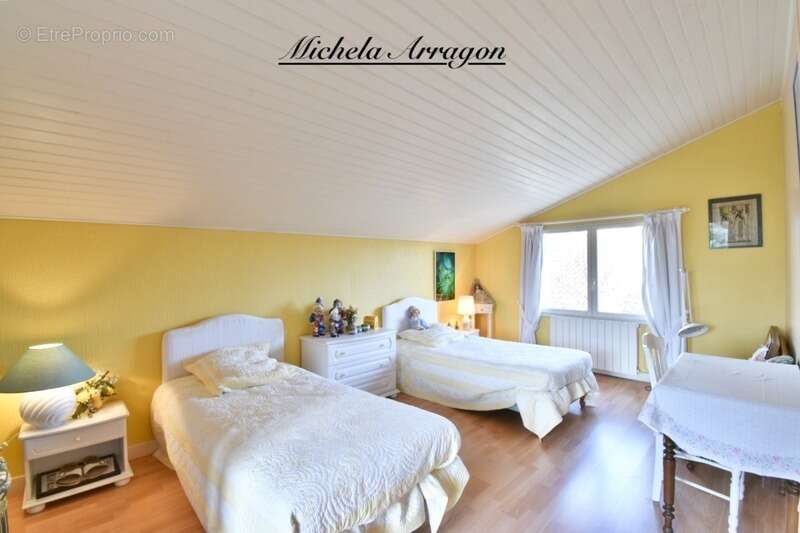Une maison lumineuse avec piscine et jardin, à vivre pleinement au cœur de Villeneuve-sur-Lot - photo 11