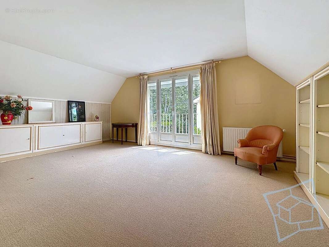 Maison Voisins Le Bretonneux 8 pièces 185 m2 - photo 12