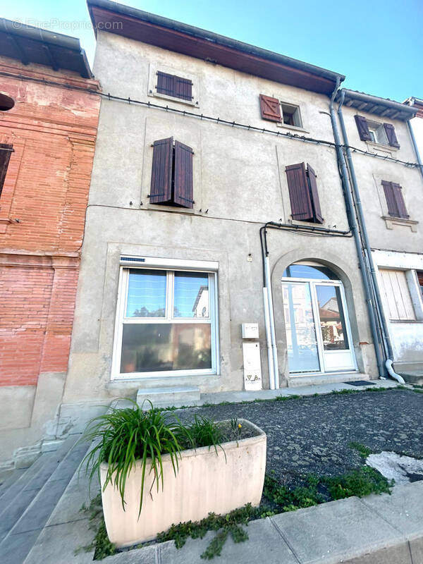 Appartement à LAGARDELLE-SUR-LEZE