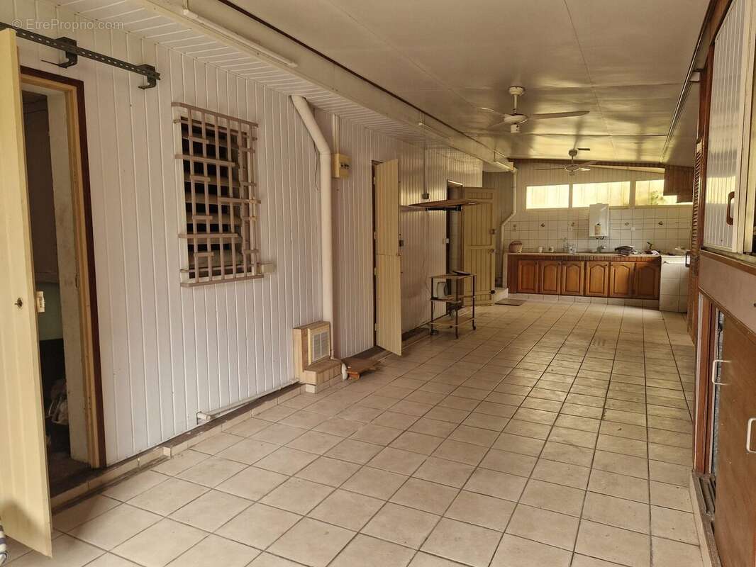 Maison 191 m² à Le Tampon  - photo 3