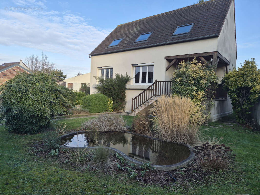 Maison à MAURECOURT