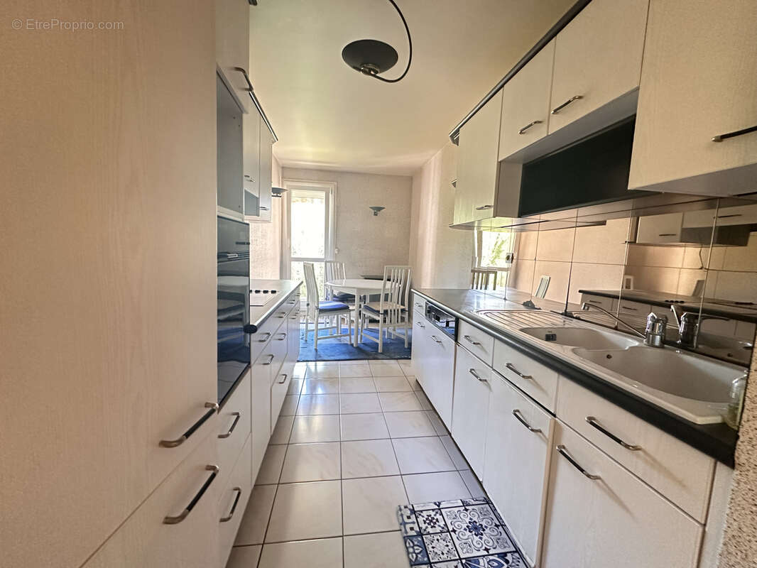 Appartement à VAIRES-SUR-MARNE