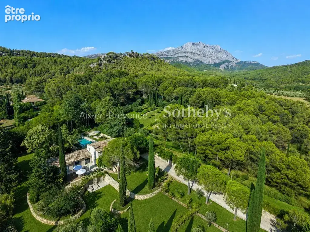 Villa d'exception au pied de la sainte Victoire - photo 1