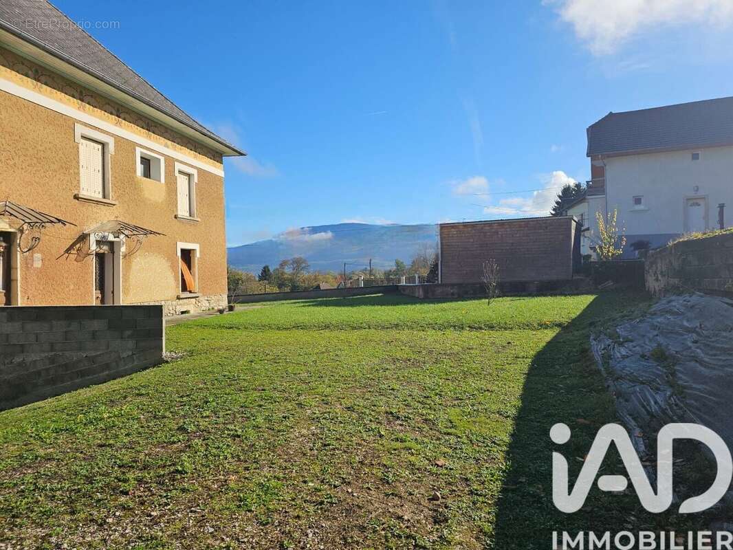 Maison 173 m² à Saint-Jean-D'avelanne  - photo 2