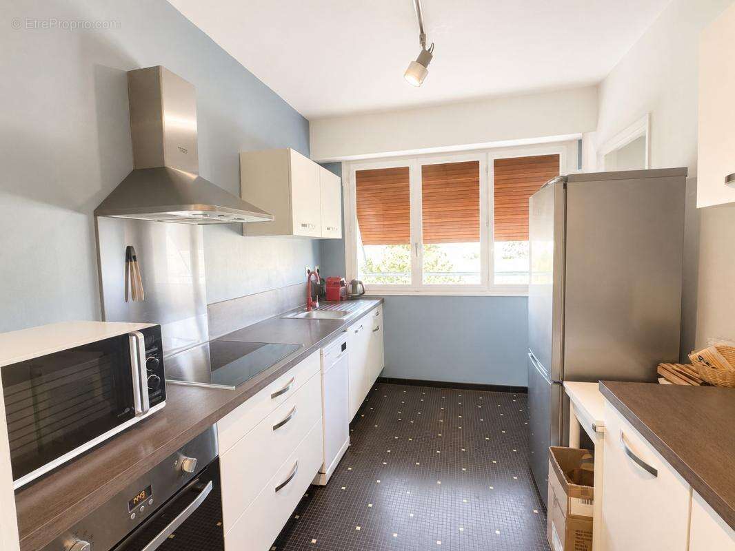 Angers place du lycee - t4 dans residence de standing - photo 4