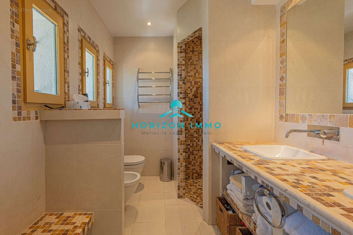 Maison 160 m² à Gattieres  - photo 8