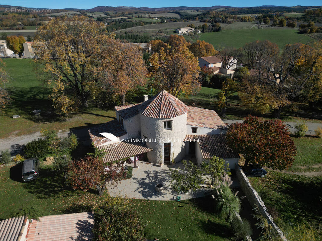 Maison à REVEST-DU-BION