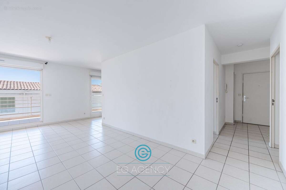 Appartement à MARSEILLE-4E
