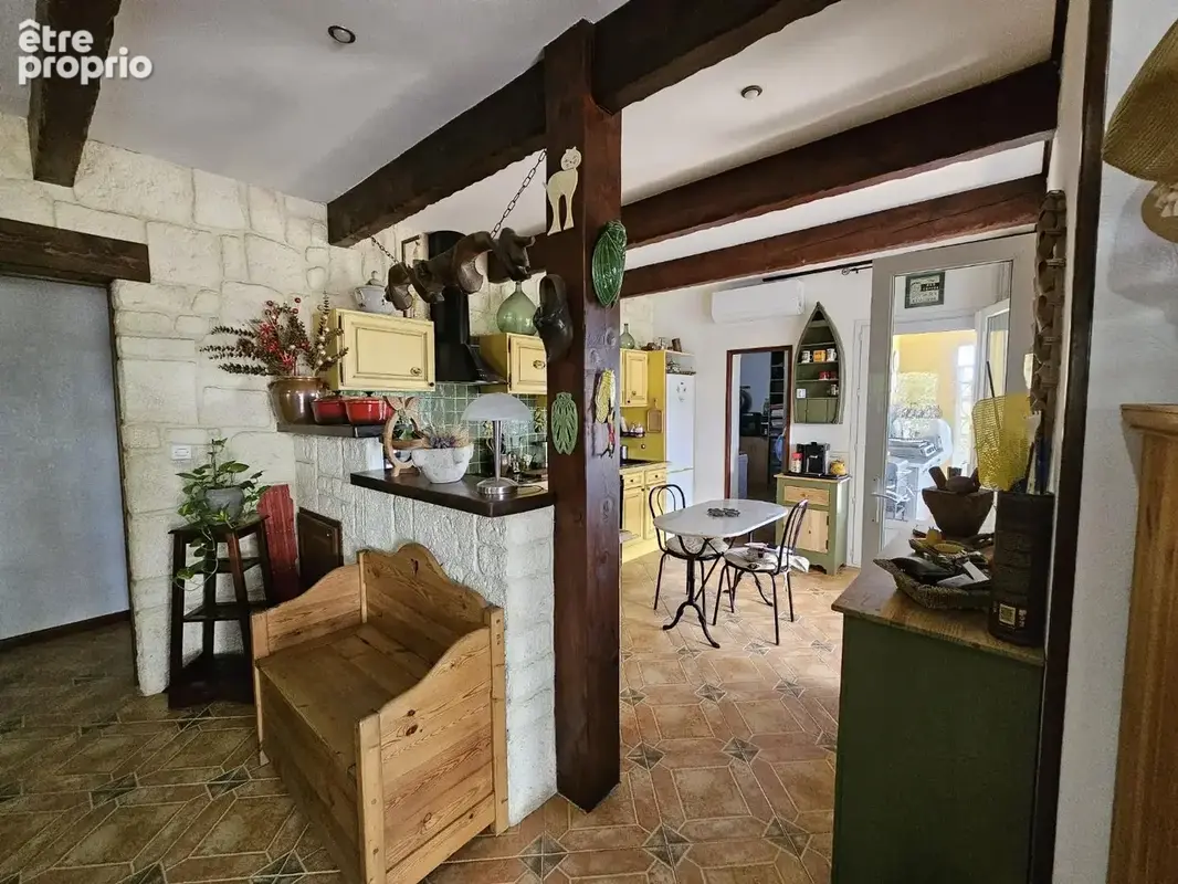 Villa plain pied, dépendance et jardin de 2090m² - photo 4