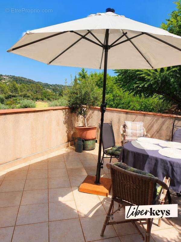 À vendre – Élégante propriété avec piscine et oliveraie à deux pas du magnifique village de Cotignac - photo 15