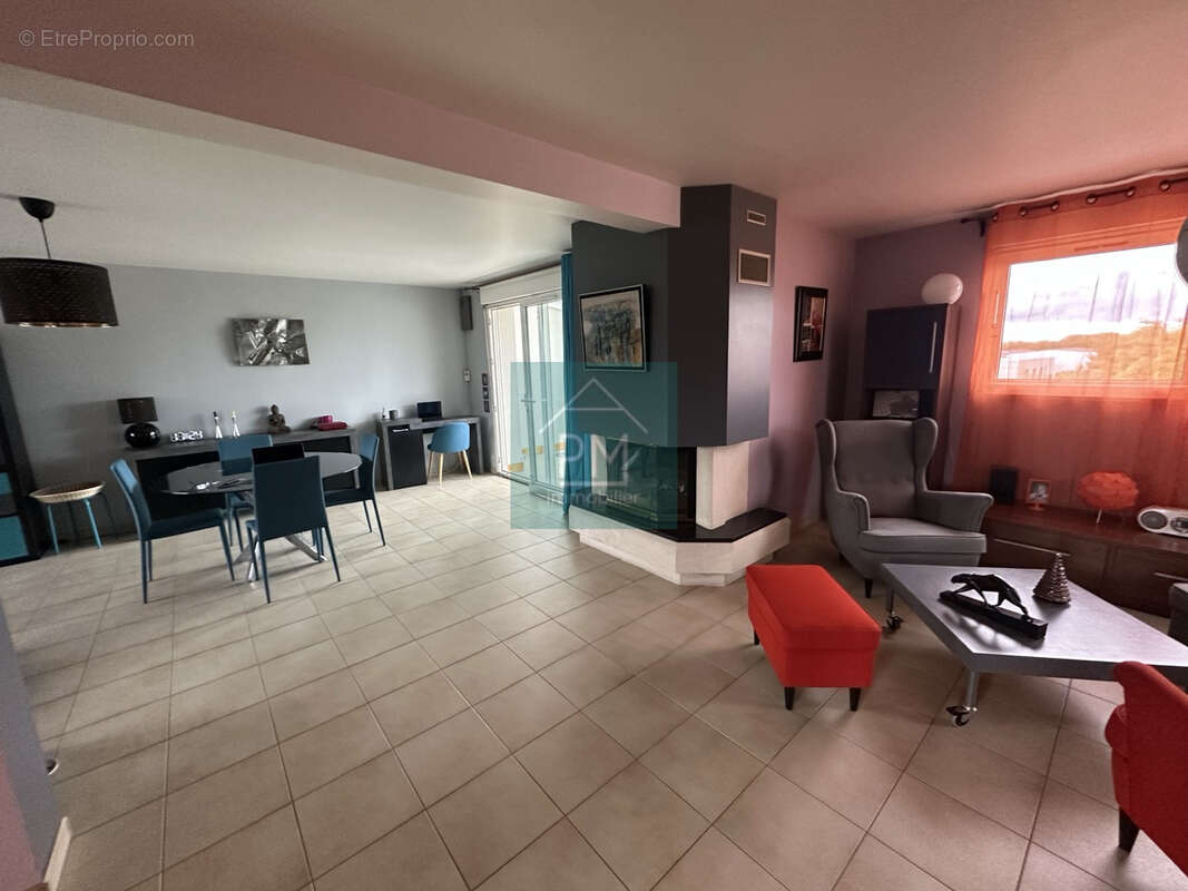 Pavillon d'habitation avec local professionnel indépendant   montdidier (80500) - photo 8