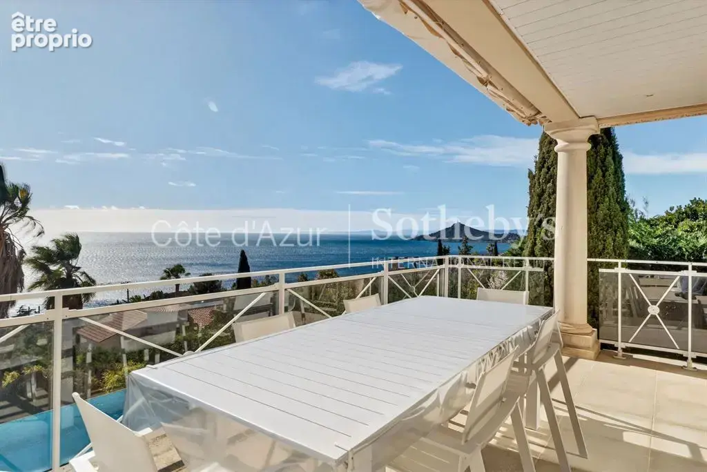 Anthéor villa vue mer avec piscine à débordement dans domaine privé en bord de Méditerranée - photo 8
