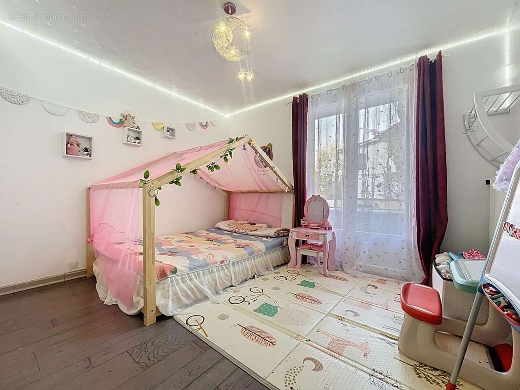 Appartement à LE PONT-DE-CLAIX