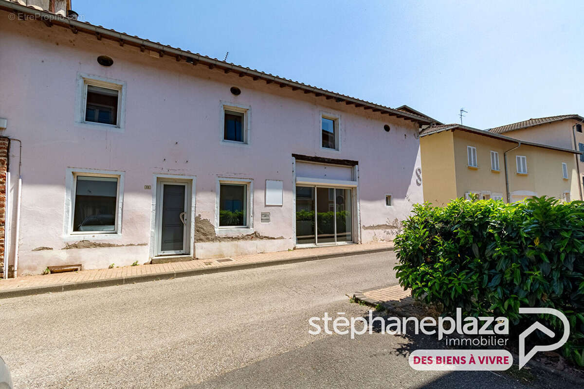Maison de village 139m² - 2 chambres + cave à St Trivier-sur-Moignans - photo 14