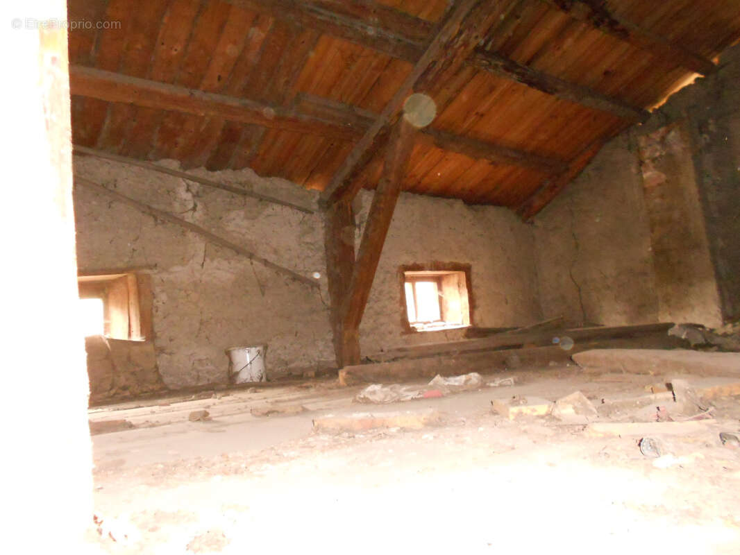 Maison à DORE-L'EGLISE