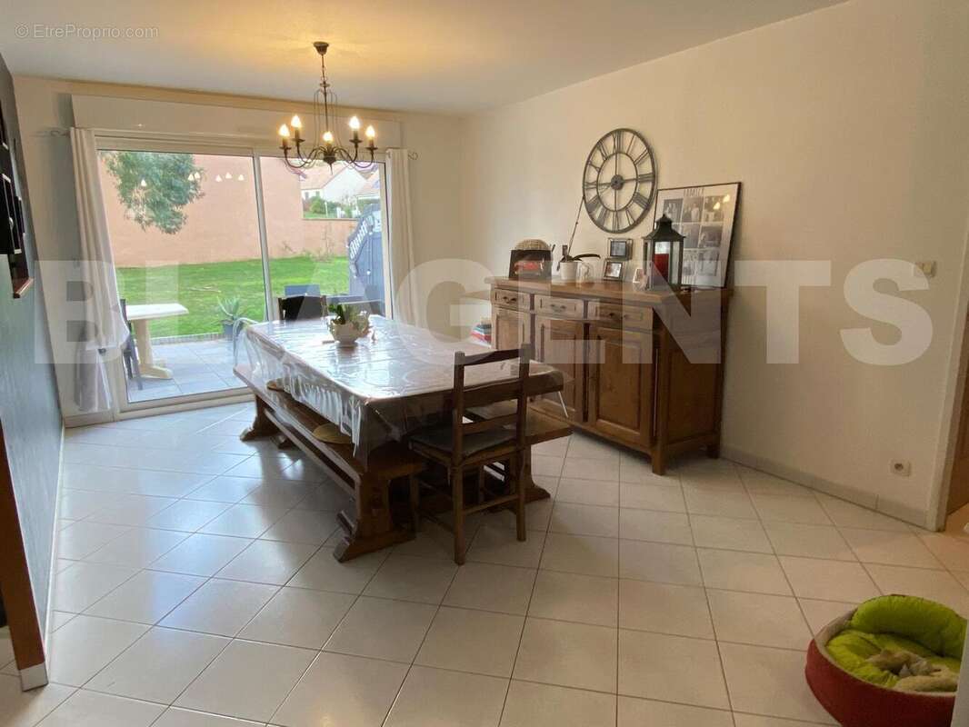 IMG-20251106-WA0023 - Maison à VOIVRES-LES-LE-MANS