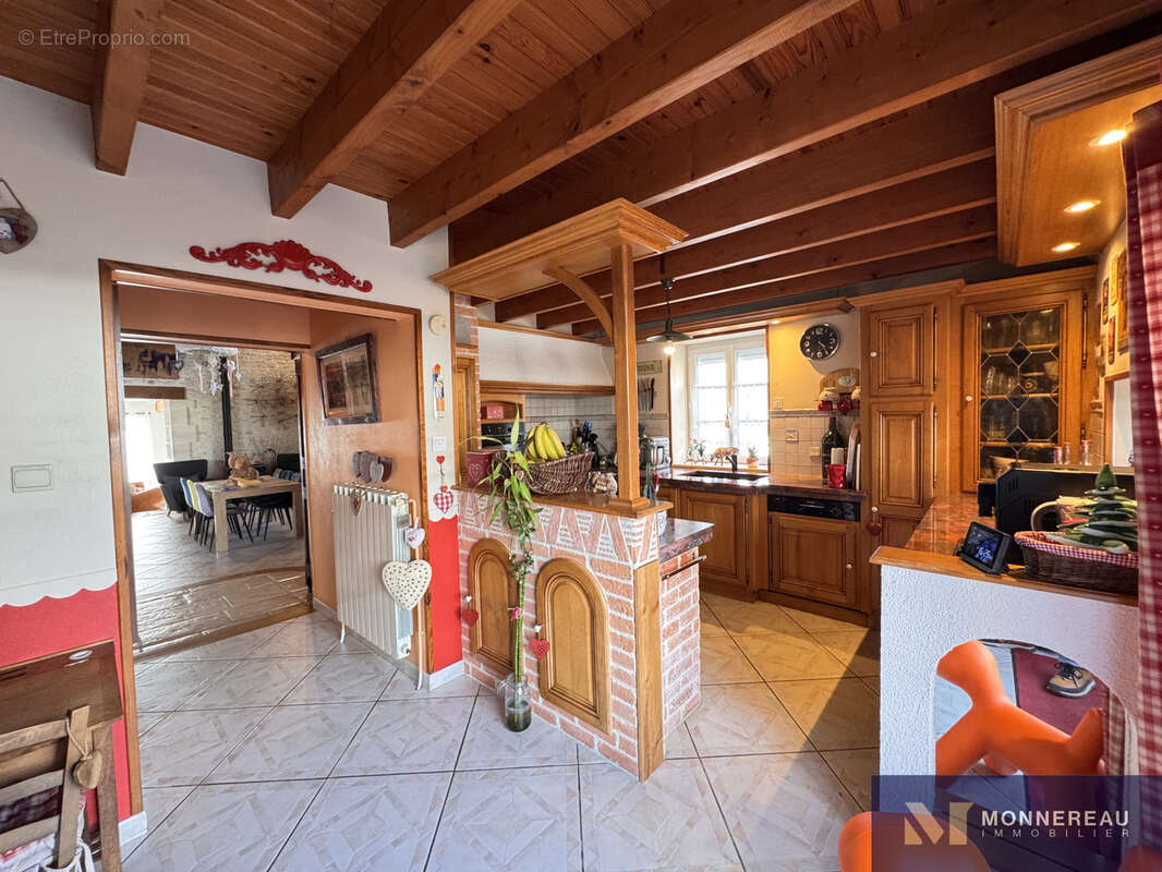 Maison à BAIGNES-SAINTE-RADEGONDE