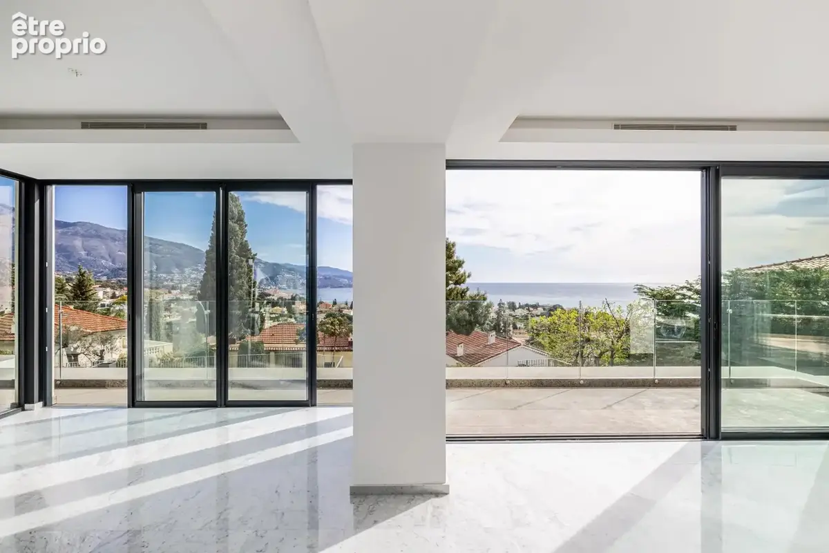 Roquebrune-Cap-Martin - Exceptionnelle villa 350m² 4 chambres, piscine, vue mer panoramique - photo 2