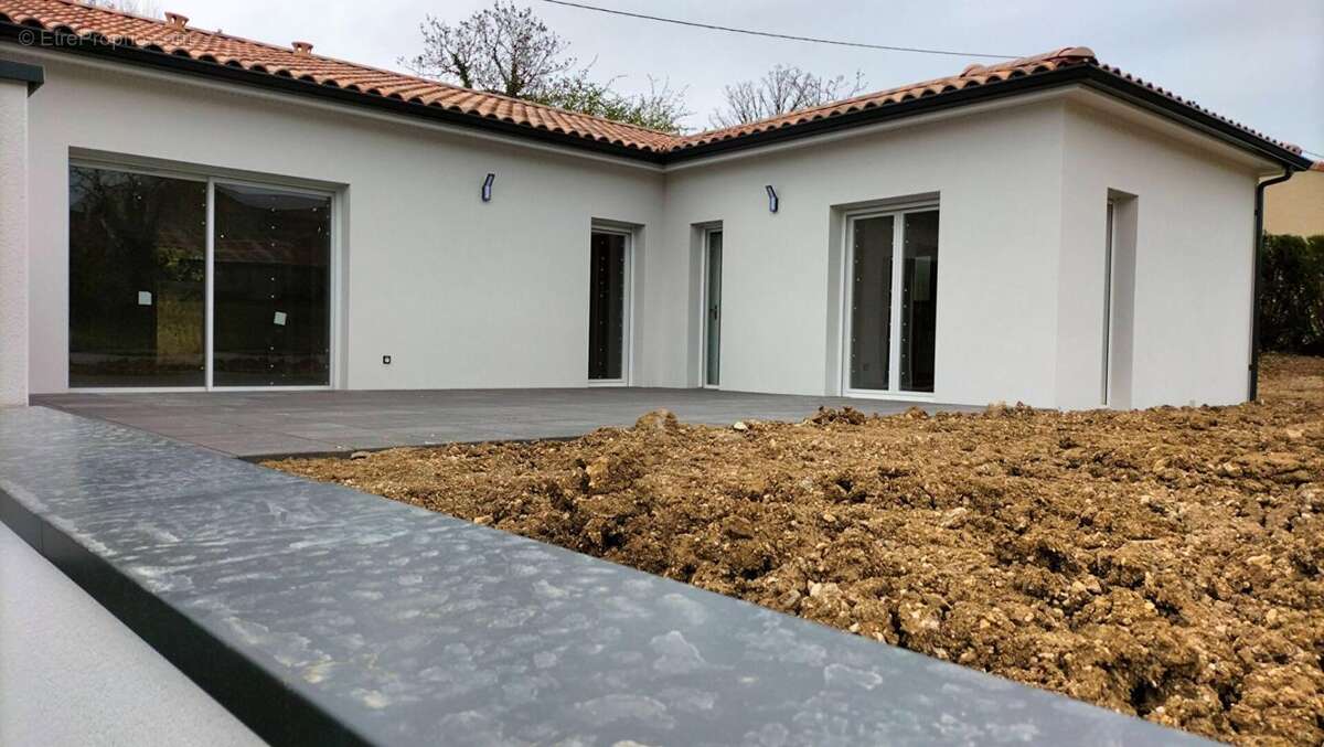 Maison à MAUVEZIN