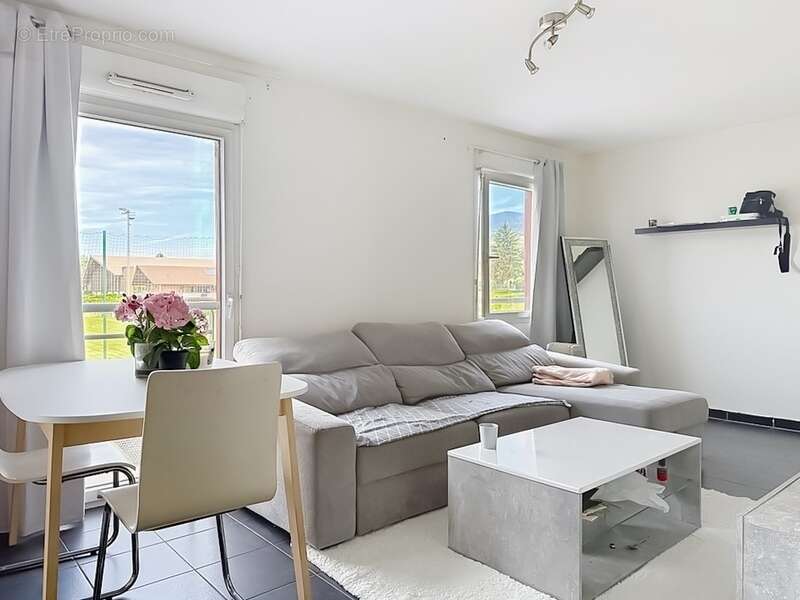Appartement à CRANVES-SALES