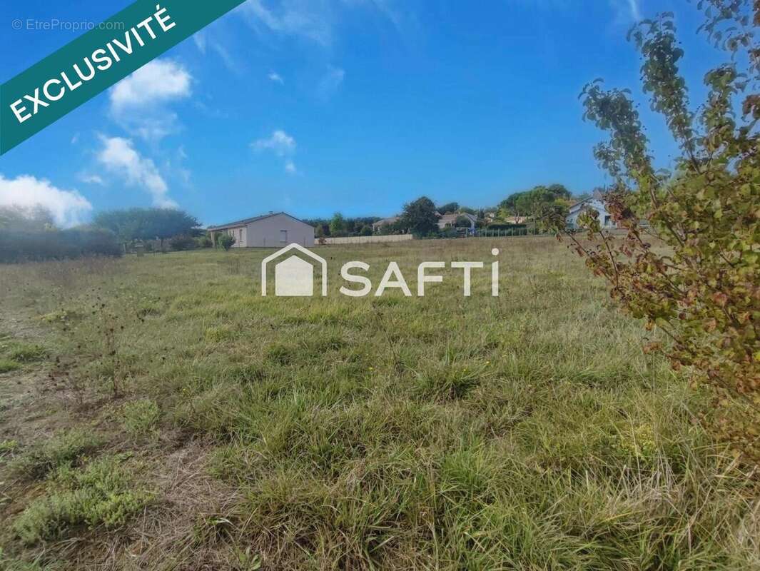 Photo 3 - Terrain à VILLETOUREIX