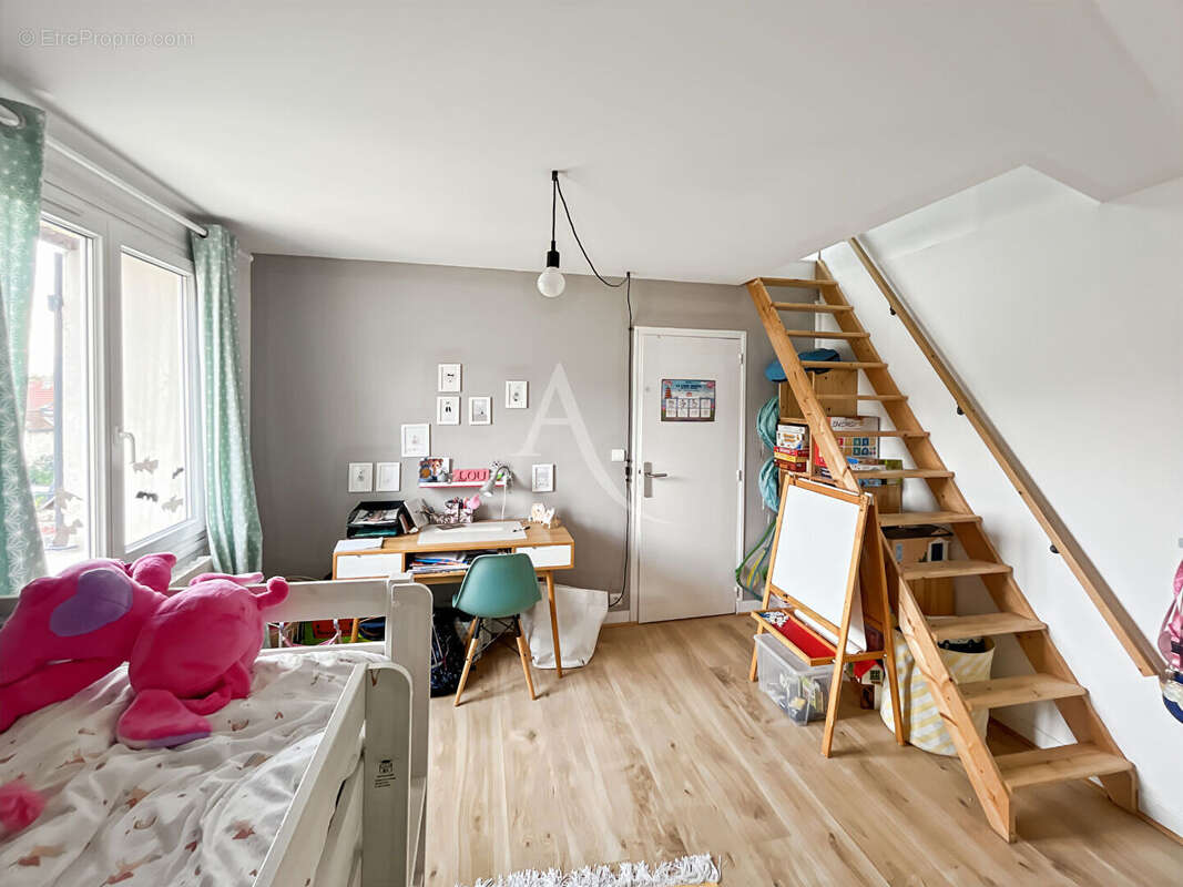 Maison à VAUX-SUR-SEINE