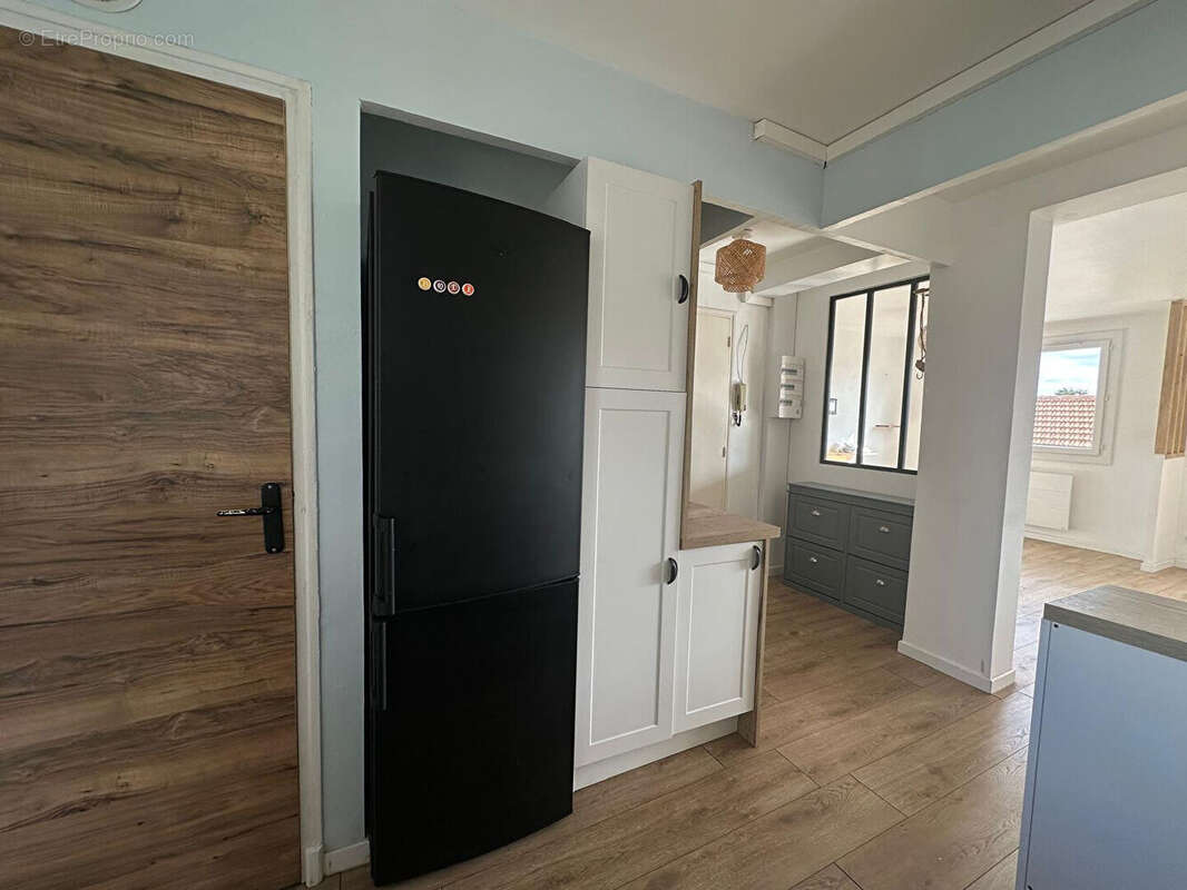 Appartement, balcon, vue dégagée sud, 2 chambres, cave - photo 6