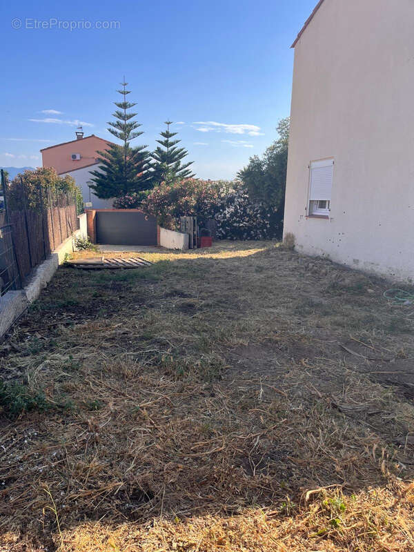 Maison à VILLENEUVE-DE-LA-RAHO