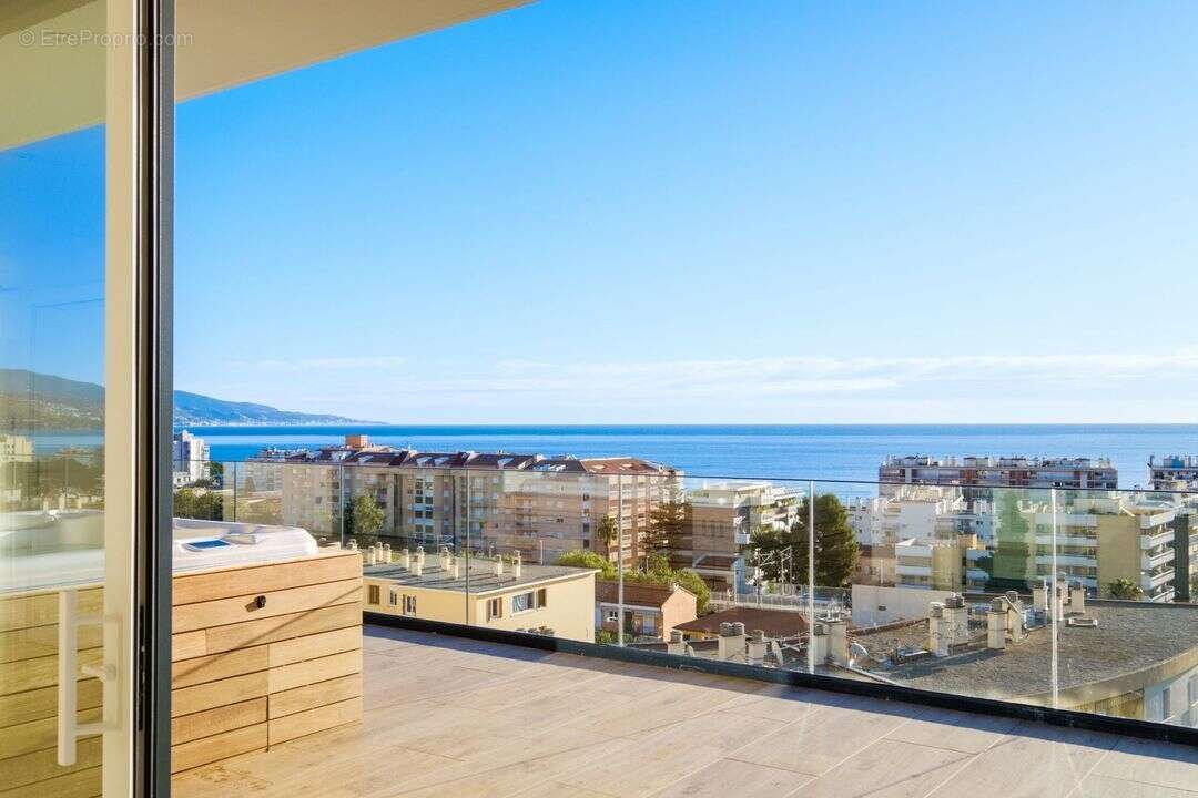 Appartement à ROQUEBRUNE-CAP-MARTIN