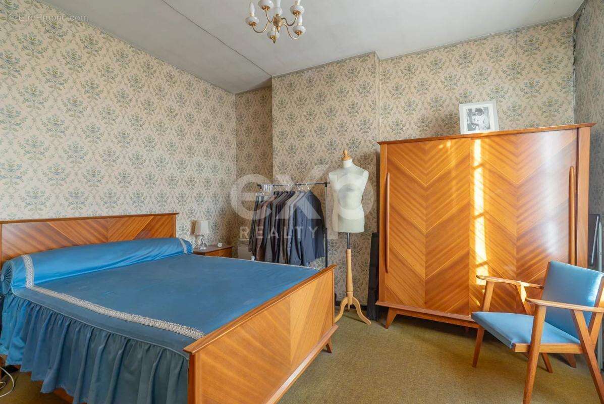 Appartement à SALLES