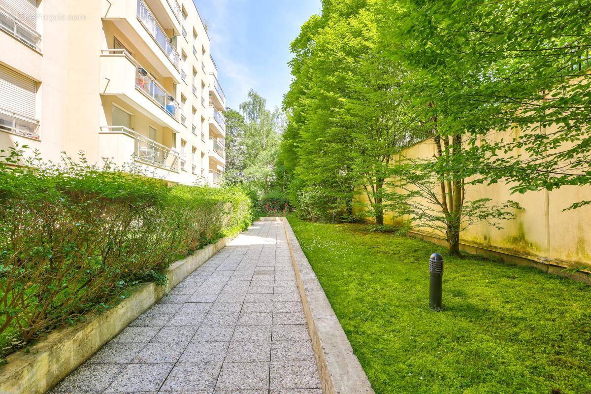 Appartement à PARIS-20E