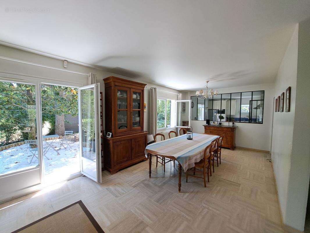Maison à NOISY-LE-ROI