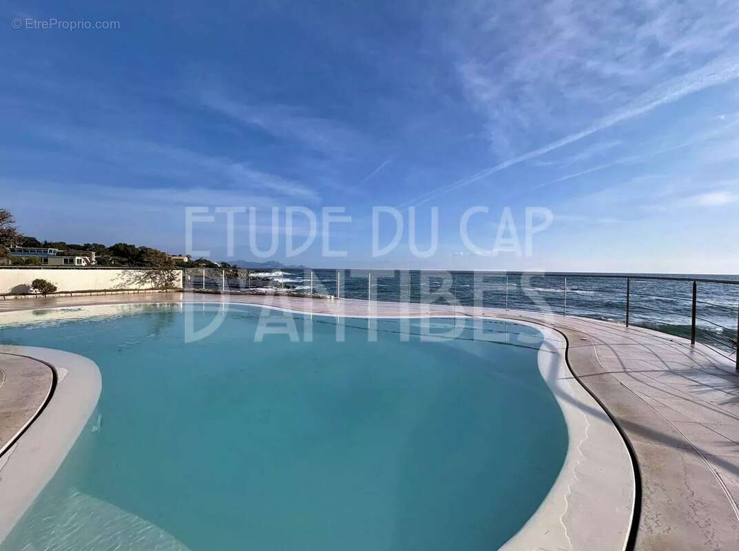 Maison à ROQUEBRUNE-SUR-ARGENS