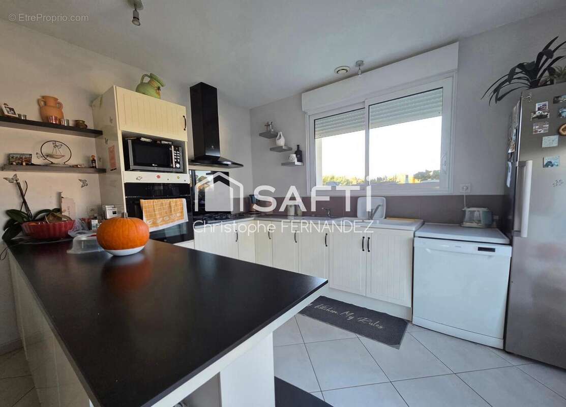 Maison 304 m² à Montendre  - photo 6