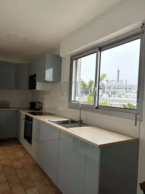 Appartement à PARIS-15E