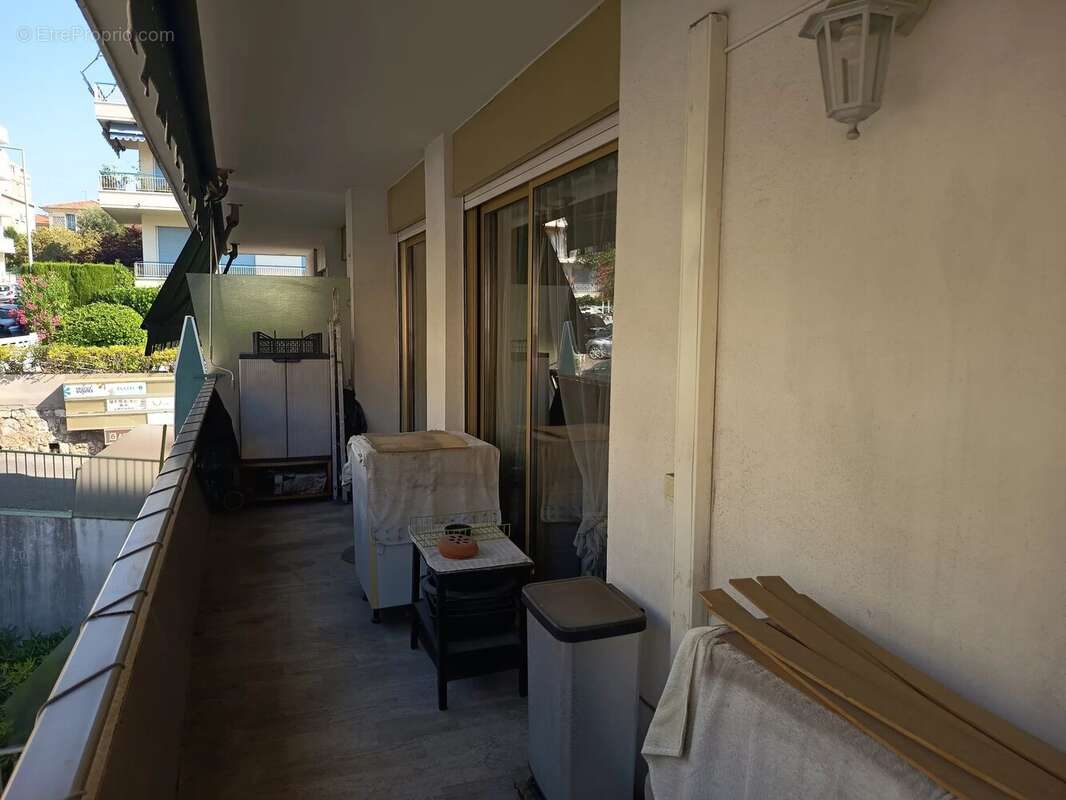 F2/3 ds residence piscine , la libération - photo 4