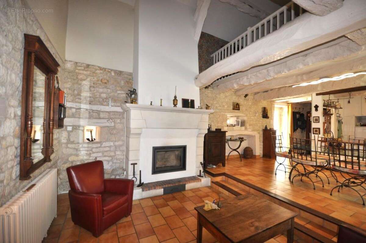 Maison à VILLENEUVE-SUR-VERE