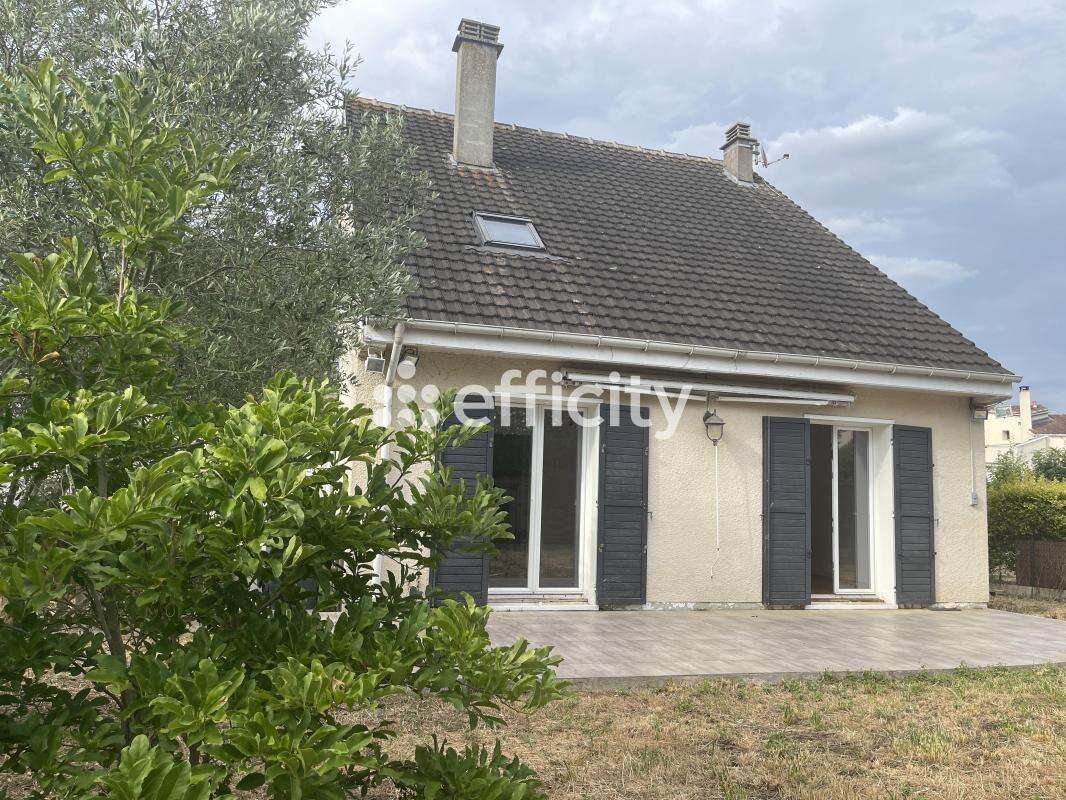 Maison 168 m² à Savigny-Le-Temple  - photo 9