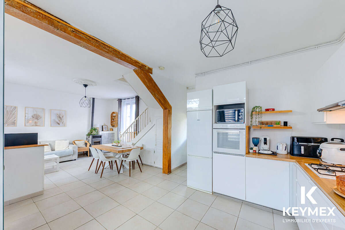 Maison à SAINTE-GENEVIEVE