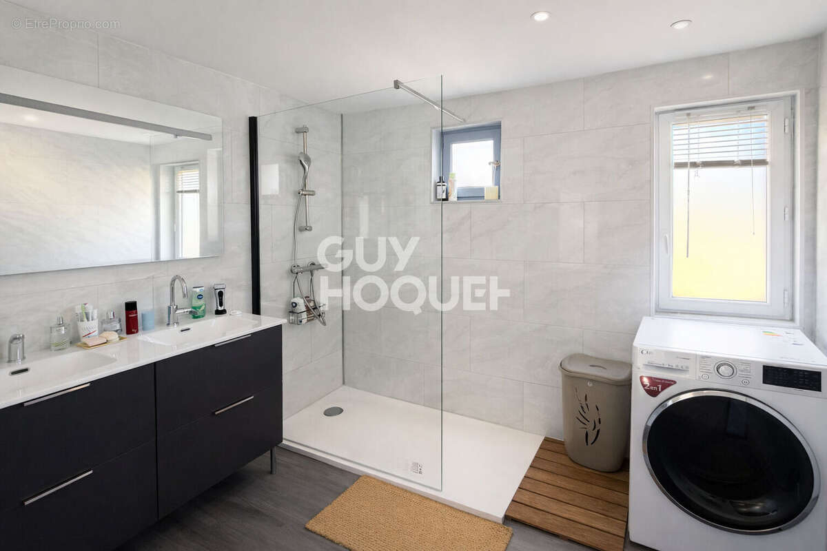 Maison à RION-DES-LANDES