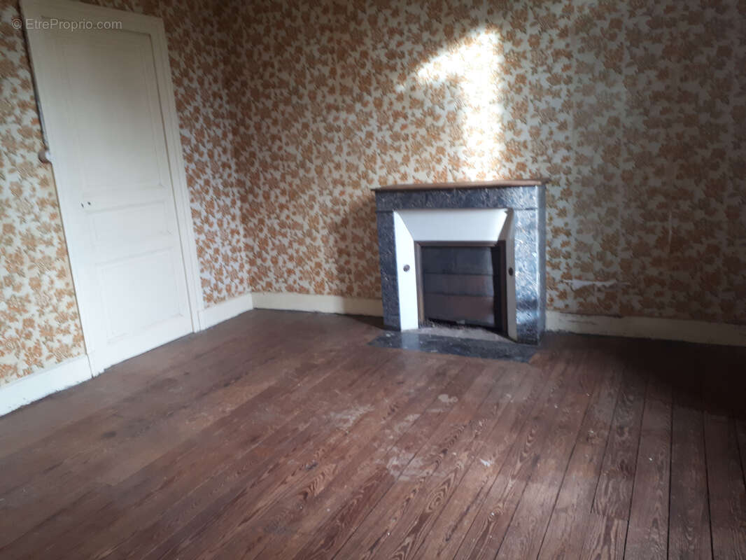 Maison à AVAILLES-LIMOUZINE